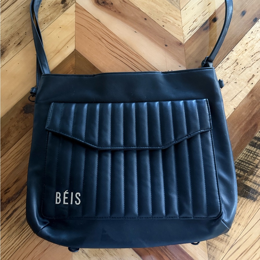 BÉIS Convertible Messenger Bag